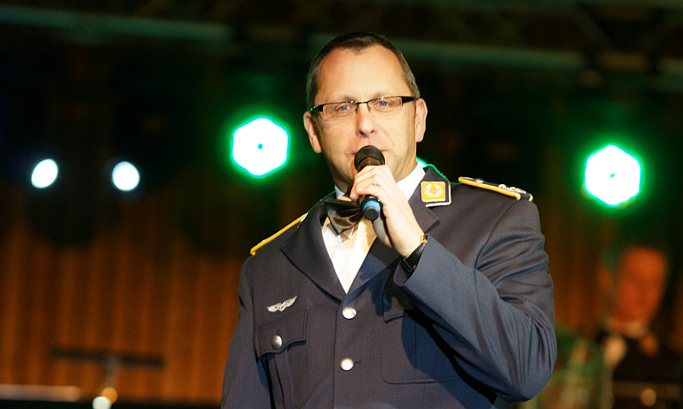 Bandleader Oberstleutnant Christian Weiper (Foto: Holger Knecht)