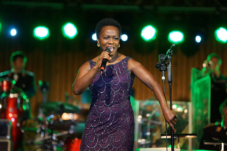 Sängerin Bwalya (Foto: Holger Knecht)