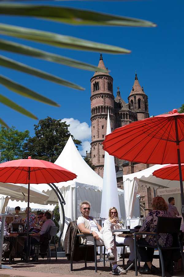 Ambiente auf dem Dom-Vorplatz (Foto: Bernward Bertram)