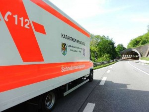 SEG-Fahrzeug vor dem Tunnel