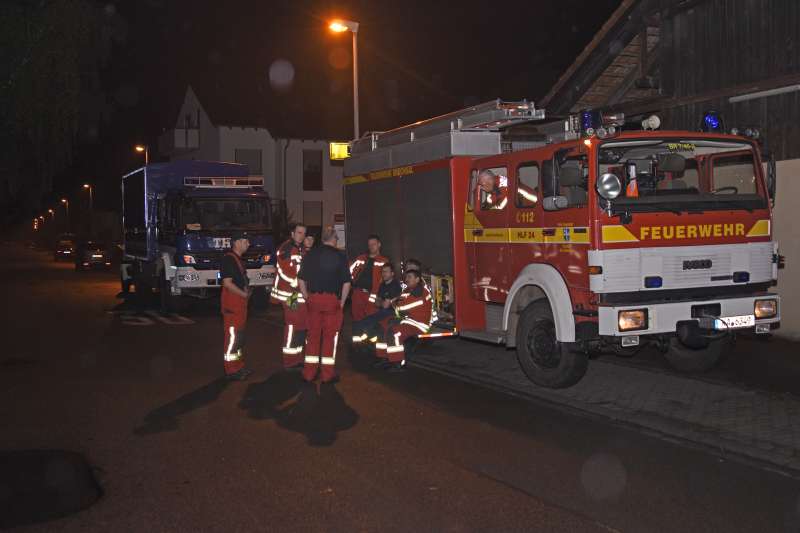 Einsatzkräfte der Feuerwehr (Foto: Tibor Czemmel, Feuerwehr Bruchsal)