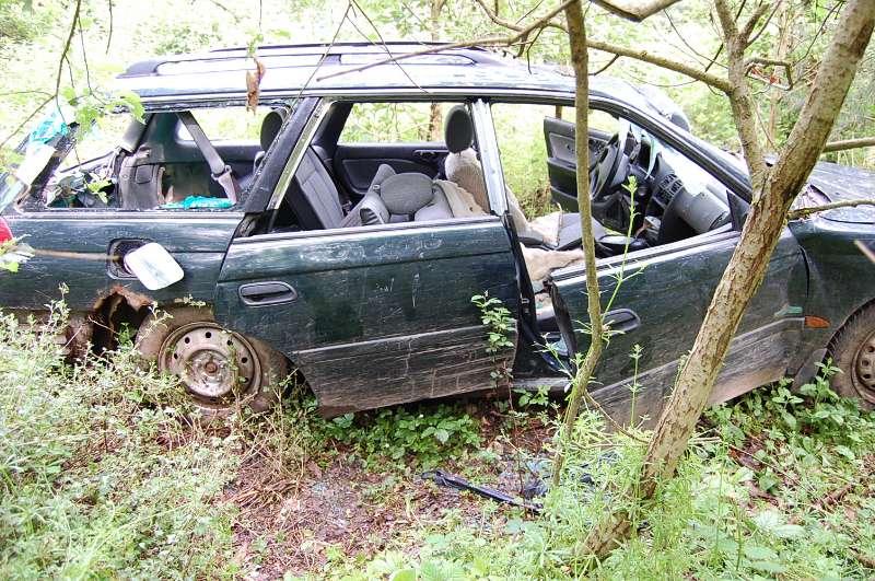 Entsorgter PKW (Foto: Polizei)