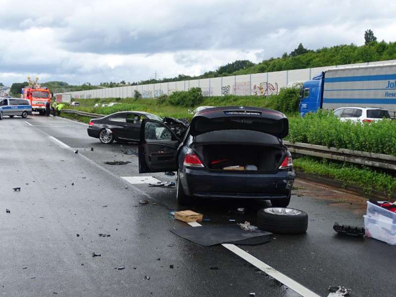 Foto von der Unfallstelle (Foto: Feuerwehr Wiesbaden)