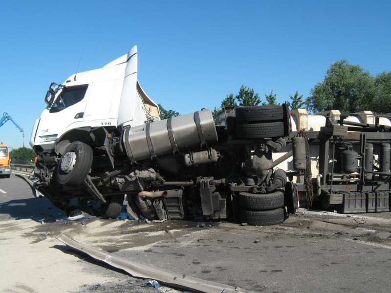 Der betroffene LKW (Foto: Polizei)