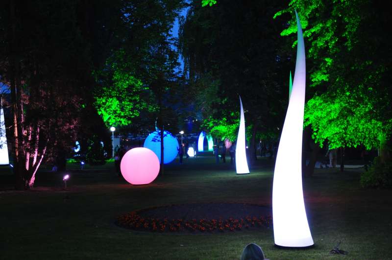 Lichtobjjekte im Park (Foto: Stadtveerwaltung Mosbach)