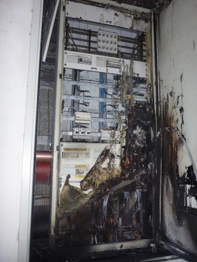 In einem Verteilerschrank brannte die Elektroverteilung. (Foto: Feuerwehr Mainz)