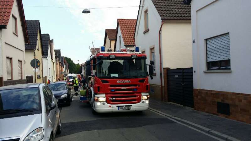 Die Feuerwehr unterstützte den Einsatz (Foto: Metropolnews)