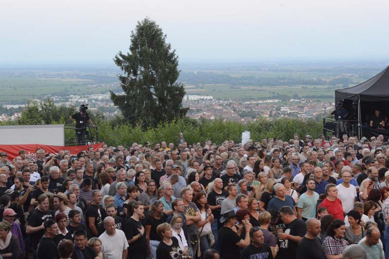 Rock am Friedensdenkmal (Foto: Helmut Dell)