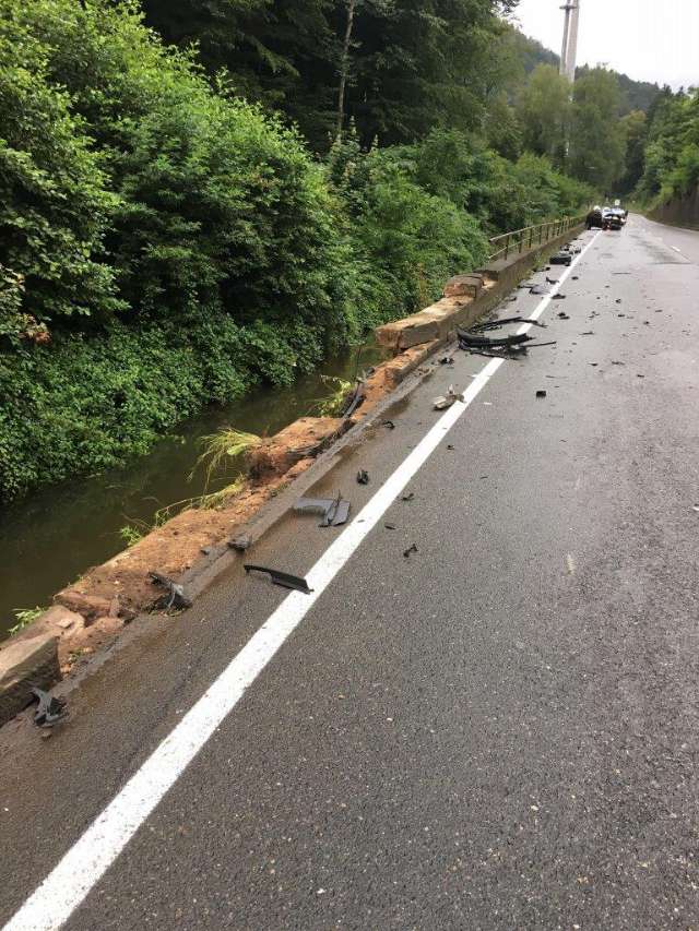 Unfallspuren (Foto: Polizei)