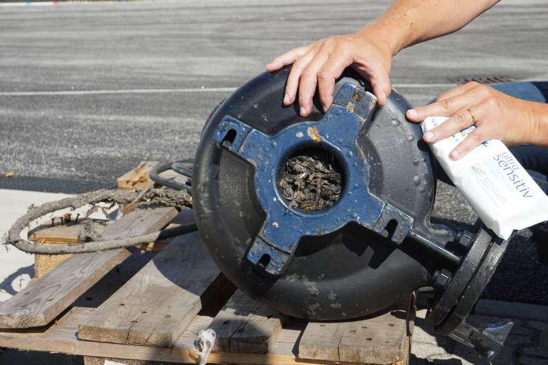 Feuchttücher verstopfen immer häufiger die Pumpen im Mannheimer Klärwerk. (Foto: Stadt Mannheim)