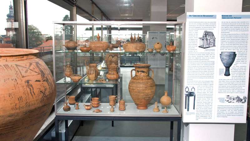 Sammlung antiker Vasen im Antikenmuseum der Universität Heidelberg (Foto: Institut für Klassische Archäologie der Universität Heidelberg)