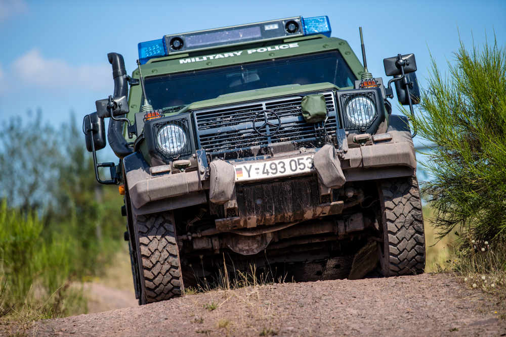 Geländegängiges gepanzertes Fahrzeug der Feldjäger (Foto: Stephan Dinges)