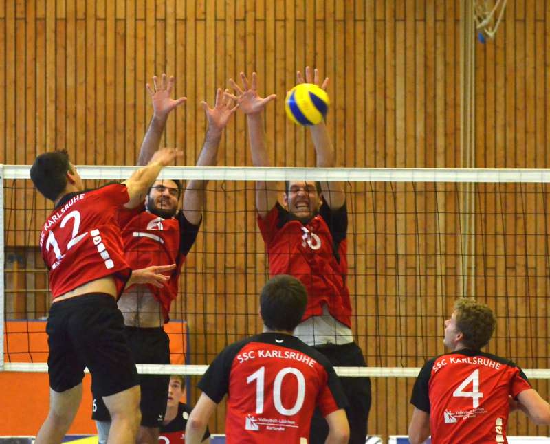 Spielszene: SSC 1 ist im Block (Foto: SSC Karlsruhe - Volleyball)