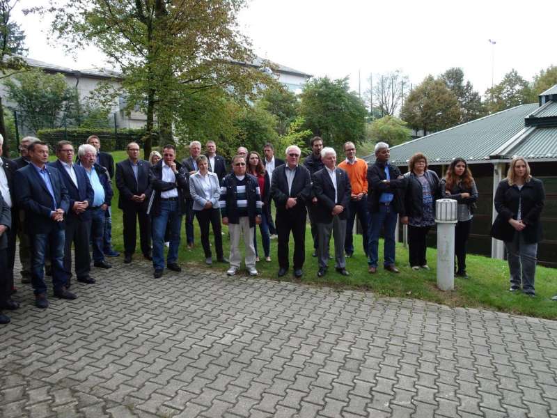 Mehr als 50 Gäste aus den Reihen des bfv, der Familie Müller und des SV Sandhausen, gaben Siggi Müller noch einmal die Ehre (Foto: bfv)