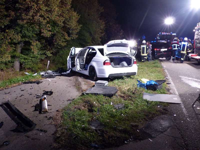 Beteiligt waren zwei PKW (Foto: Feuerwehr Neustadt)