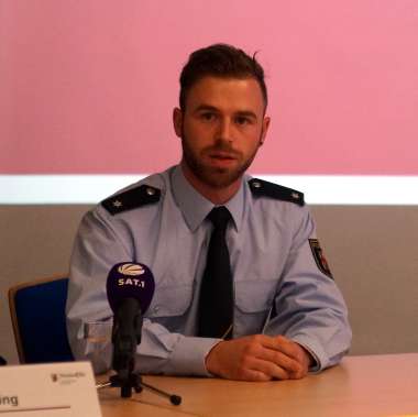 Polizeikommissar Weingärtner berichtete (Foto: Holger Knecht)
