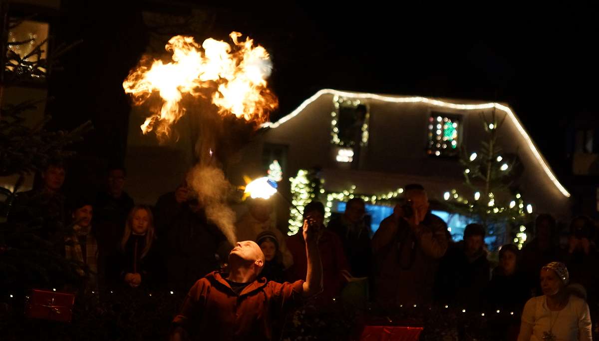 Eröffnung durch die Feuertänzer "Feuershow" (Foto: Holger Knecht)