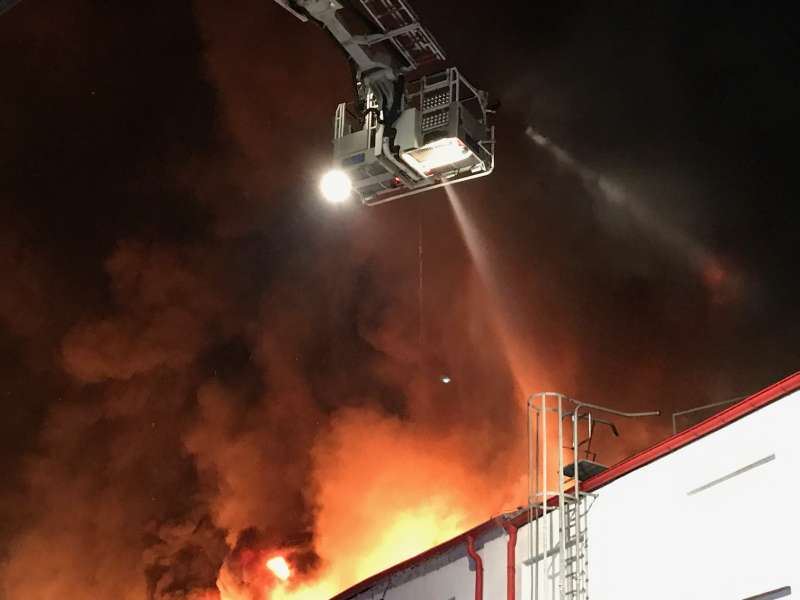 Großbrand (Foto: Feuerwehr Weinheim)