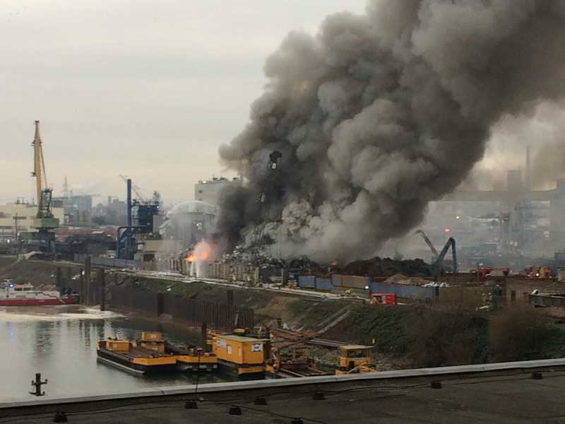 Das Ausmaß des Brandes wird auf dem Foto besonders deutlich (Foto: Kahl Büroeinrichtungen)