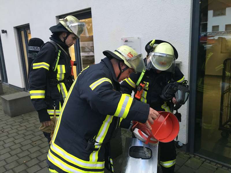 Mülleimerbrand (Foto: Ralf Mittelbach)