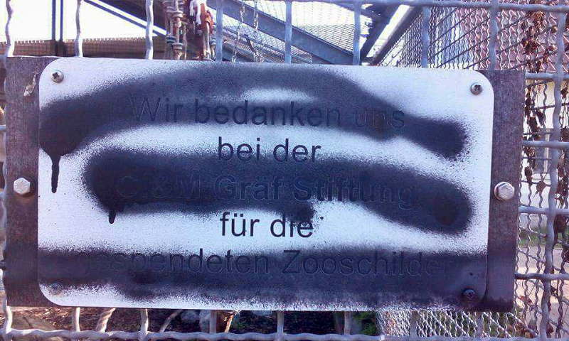 Sponsorenschilder wurden beschmiert