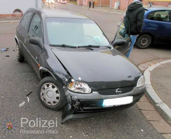 Die Unfallverursacherin nahm dem PKW die Vorfahrt