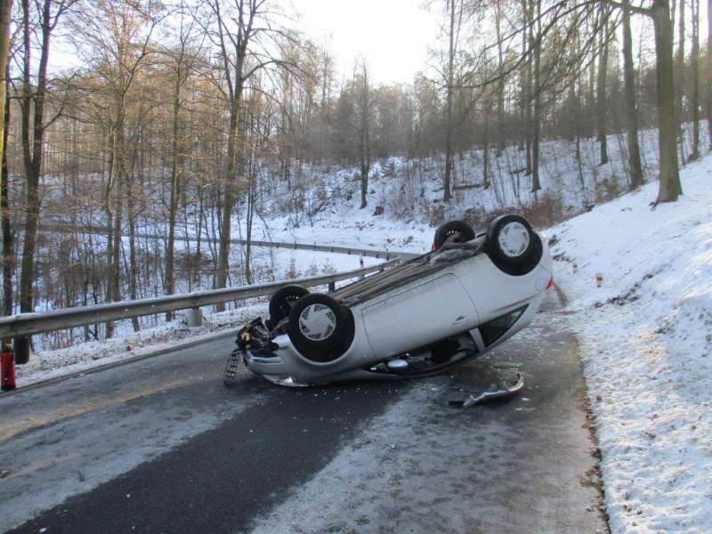 Eines der verunfallten Fahrzeuge (Foto: Polizei RLP)