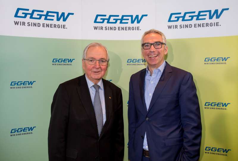  Beim GGEW-Symposium "Die Zukunft der Energiewirtschaft" in Heppenheim: Prof. Dr. Dr. Klaus Töpfer, Bundesumweltminister a. D. und Carsten Hoffmann, Vorstand GGEW AG (v.l. ) (Foto: GGEW AG/Marc Fippel Fotografie)