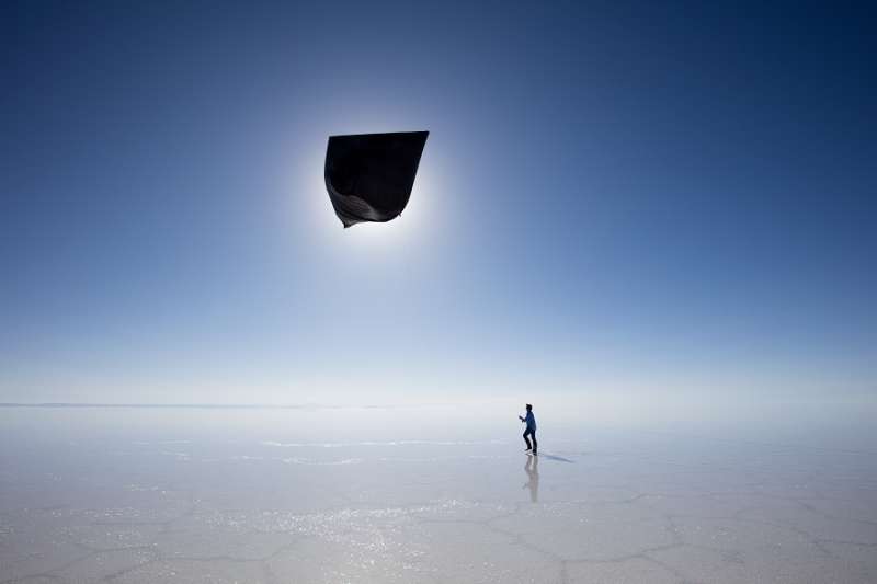 Tomás Saraceno Eclipse of Aerocene Explorer, 2016 (Foto: Studio Tomás Saraceno, 2016)