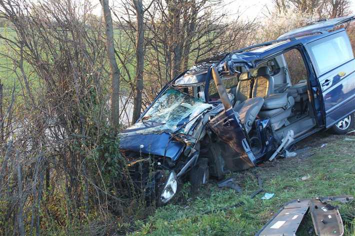 Beide Insassen wurden bei diesem Unfall schwer verletzt