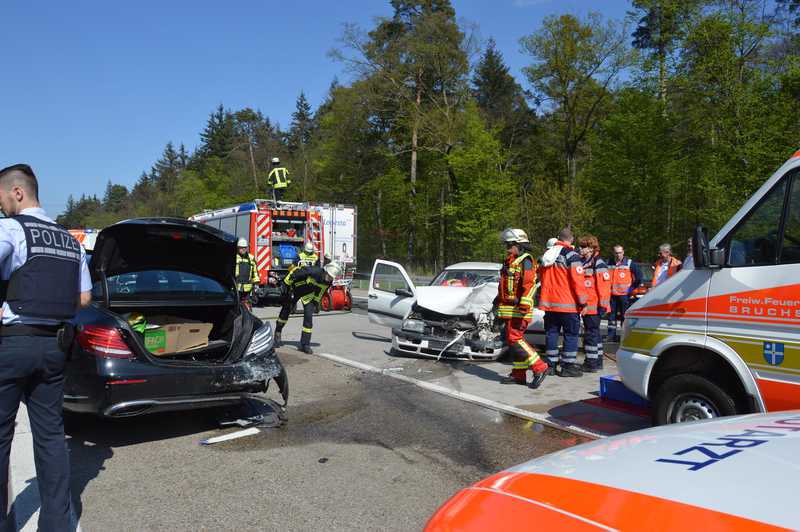 Die Fahrerin übersah den Rückstau und krachte frontal in das Stauende