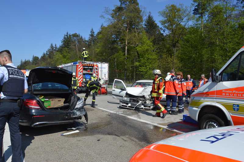 Die Fahrerin übersah den Rückstau und krachte frontal in das Stauende