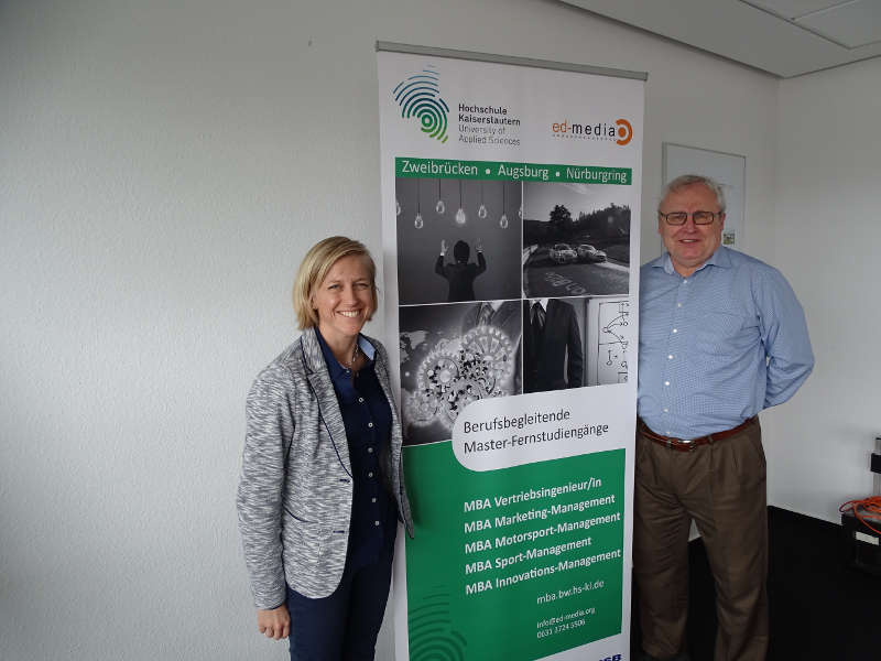 Studiengangsleiter Prof. Dr. Walter Ruda mit Frau Dr. Monika Frenger (Foto: HSKL)