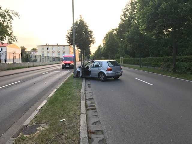 Der Fahrer ist gegen Bienen allergisch