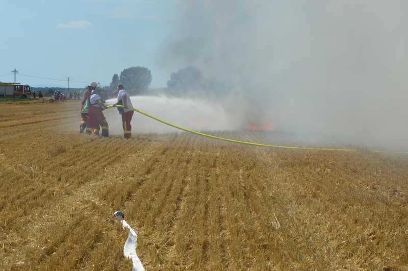 Bis zur Erschöpfung arbeiteten die Brandbekämpfer