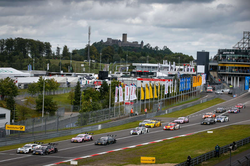 Start Race 2, #3 Paul Di Resta, Mercedes-AMG C 63 DTM, #11 Marco Wittmann, BMW M4 DTM, #22 Lucas Auer, Mercedes-AMG C 63 DTM, #6 Robert Wickens, Mercedes-AMG C 63 DTM (Foto: ITR GmbH)