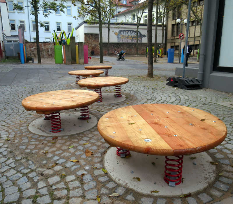 Die Kinder können sich auf nagelneue Spielgeräte freuen. (Foto: Stadtverwaltung Neustadt)