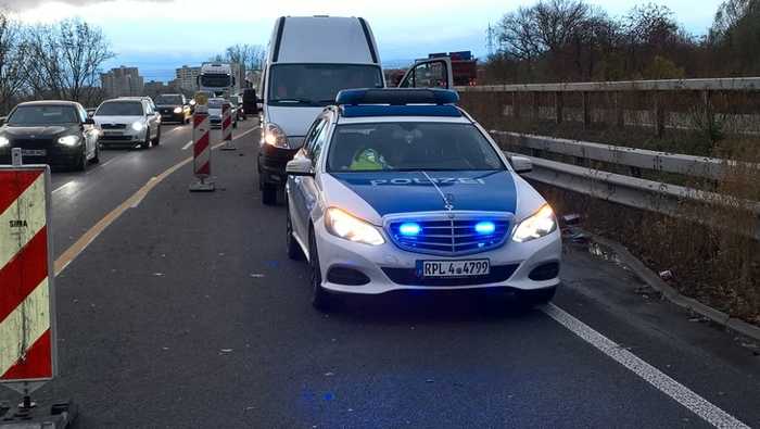 Rettungsgasse rettet Leben - Die Polizei ahndet Verstöße drastisch