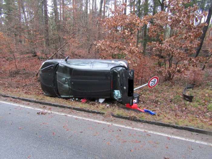 Der Fahrer verlor die Kontrolle über seinen PKW