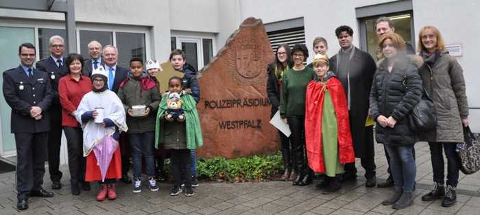 Die Sternsinger bei der Polizei in der Westpfalz