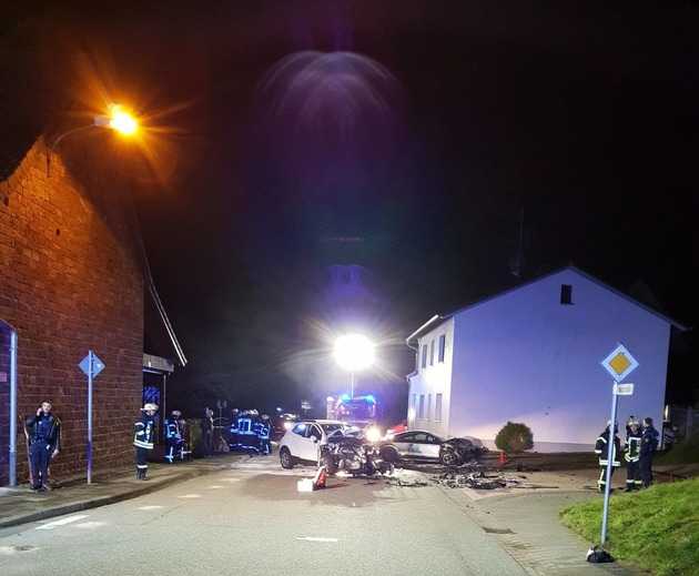 Wegen des schweren Unfalls am Donnerstagabend in Queidersbach war die Landstraße zwischen Linden und Queidersbach für mehrere Stunden gesperrt.