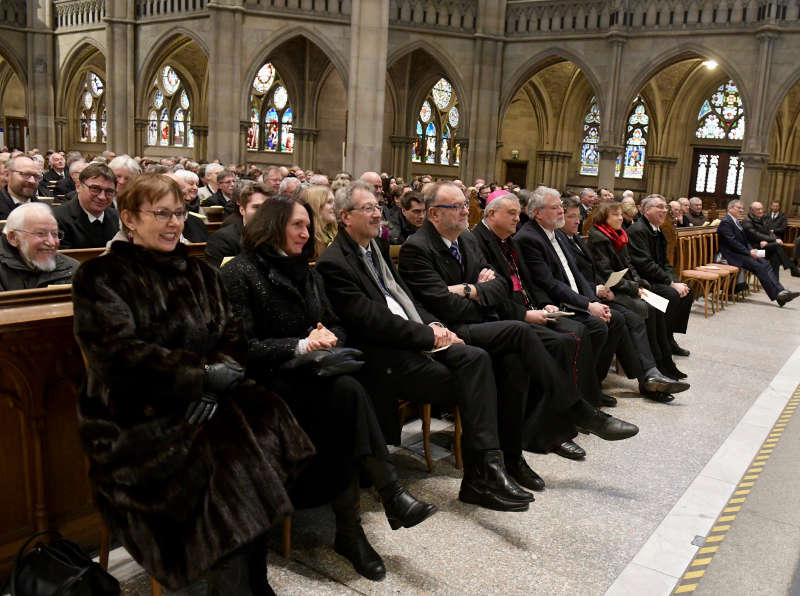 Heitere Festgemeinde (Foto: Landeskirche/Klaus Landry)