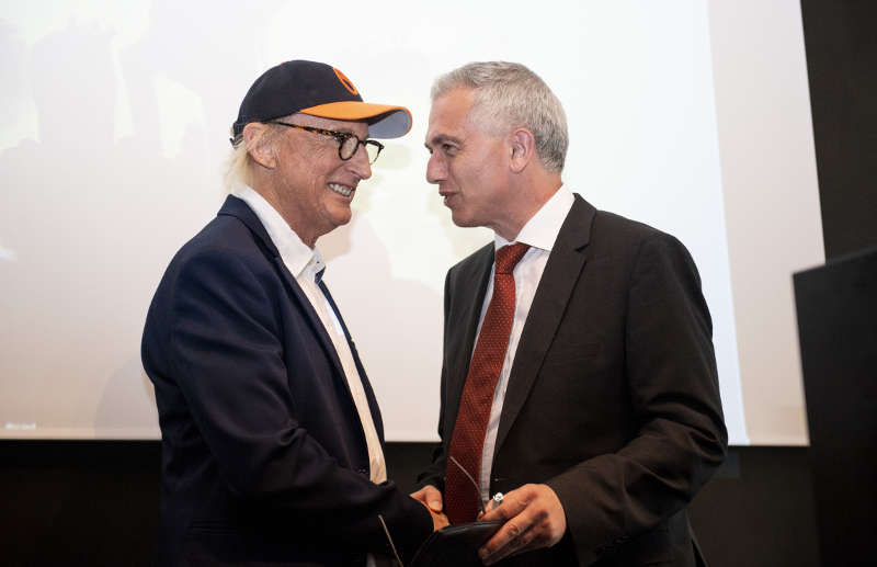 Otto Waalkes und OB Peter Feldmann (Foto: Stadt Frankfurt / Salome Rössler)