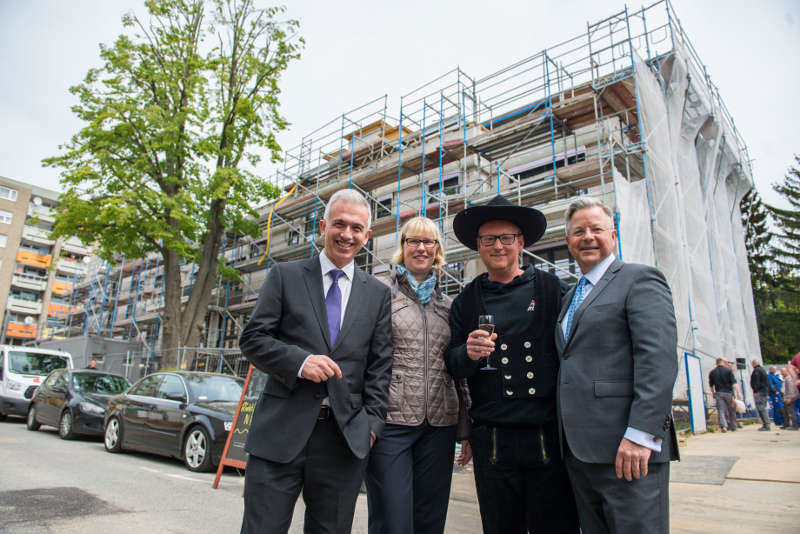 OB Peter Feldmann, Monika Fontaine-Kretschmer und Constantin Westphal (Foto: Stadt Frankfurt / Heike Lyding)