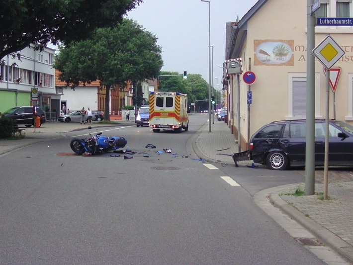 Unfallstelle mit Motorrad