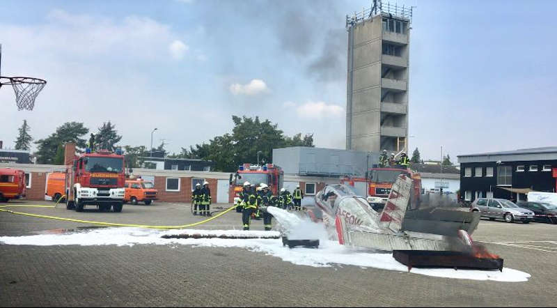 Löscharbeiten (Foto: Feuerwehr Speyer)