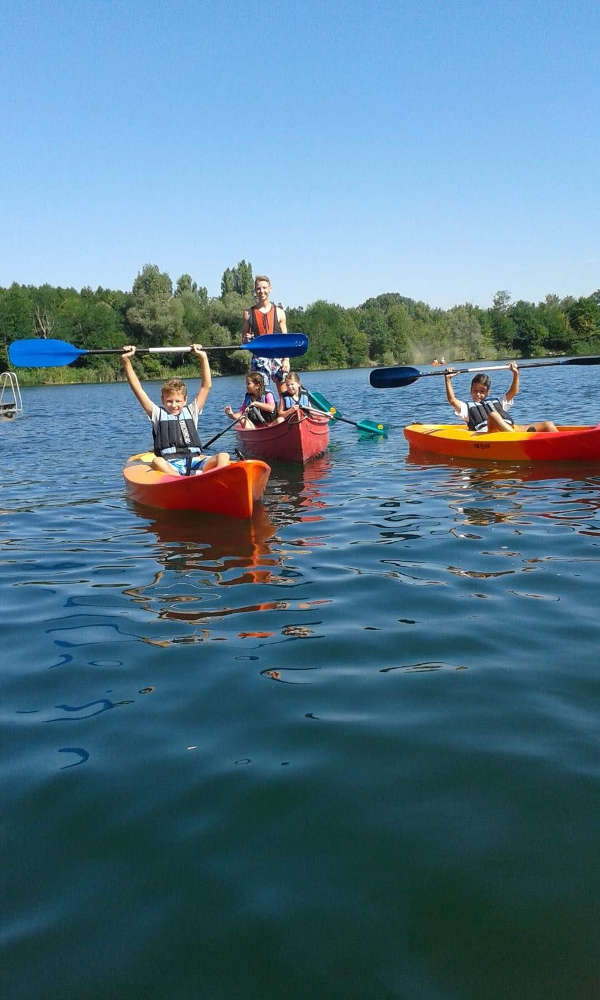 Bade- und Kanuspaß am Baggersee in Lingenfeld (Foto: Verbandsgemeinde Landau-Land)