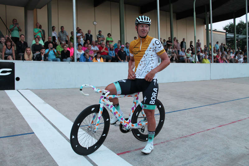 Der neue Deutsche Meister Pascal Ackermann (Kandel) siegte in Ludwigshafen beim Ausscheidungsfahren (Foto: Michael Sonnick)