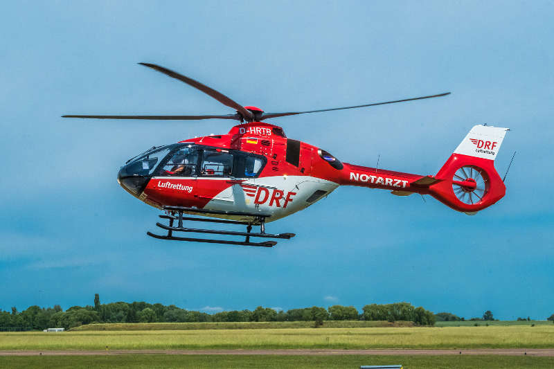 Hubschrauber des Typs H135 der DRF Luftrettung im Einsatz (Foto: DRF Luftrettung)