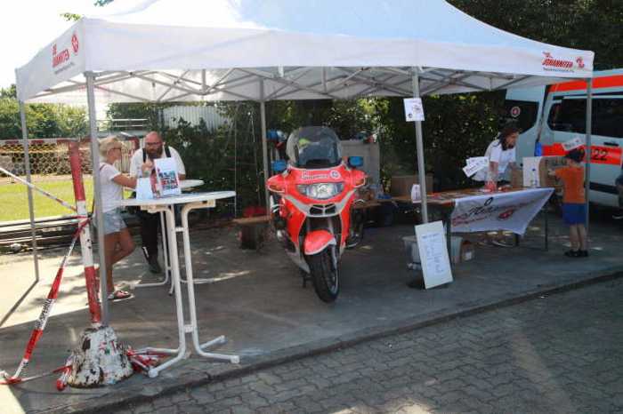 Die Johanniter zeigen ihr Rettungsmotorrad